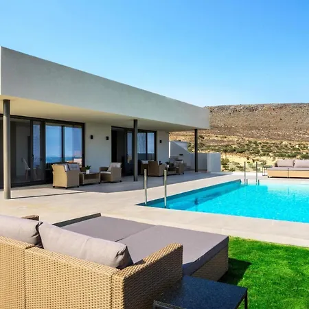 Kamelia With Pool Villa